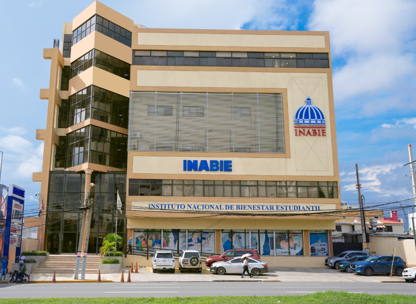INABIE inicia cancelación de contratos y empleados tras irregularidades en compras de utilería escolar