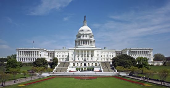 Senado EE.UU. aprueba el plan fiscal Trump; persisten dudas