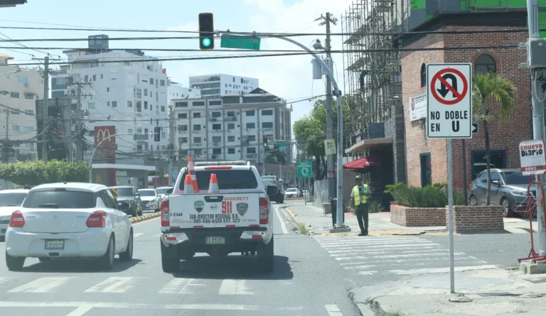 Agentes Digesett obligan transitar ruta de Tiradentes