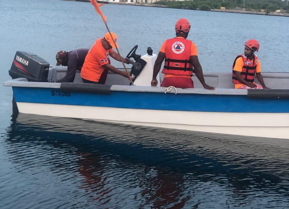 Autoridades buscan personas naufragaron esta madrugada en provincia La Altagracia