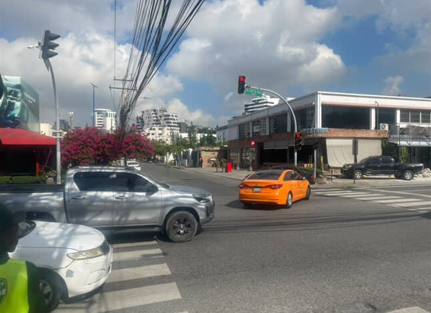 ¡Multas desde hoy! RD$1,000 por doblar a la izquierda en tres esquinas de la Lope de Vega