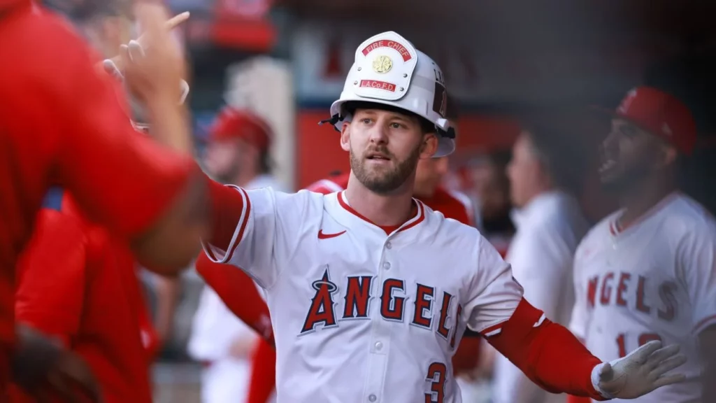 Angelinos barren a Dodgers y quedan 6-0 ante los campeones defensores en 2025