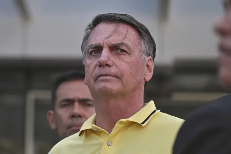 Defensa de Bolsonaro: le sugirieron pedir asilo en Argentina, pero lo rechazó