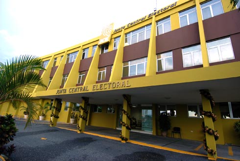 EMDOC tendrá que suplir materiales a JCE por más de RD$3,000 millones para renovar cédula