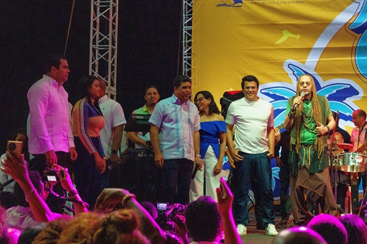Gobierno inaugura el «Ritmo de la Costa» en el malecón de SDE
