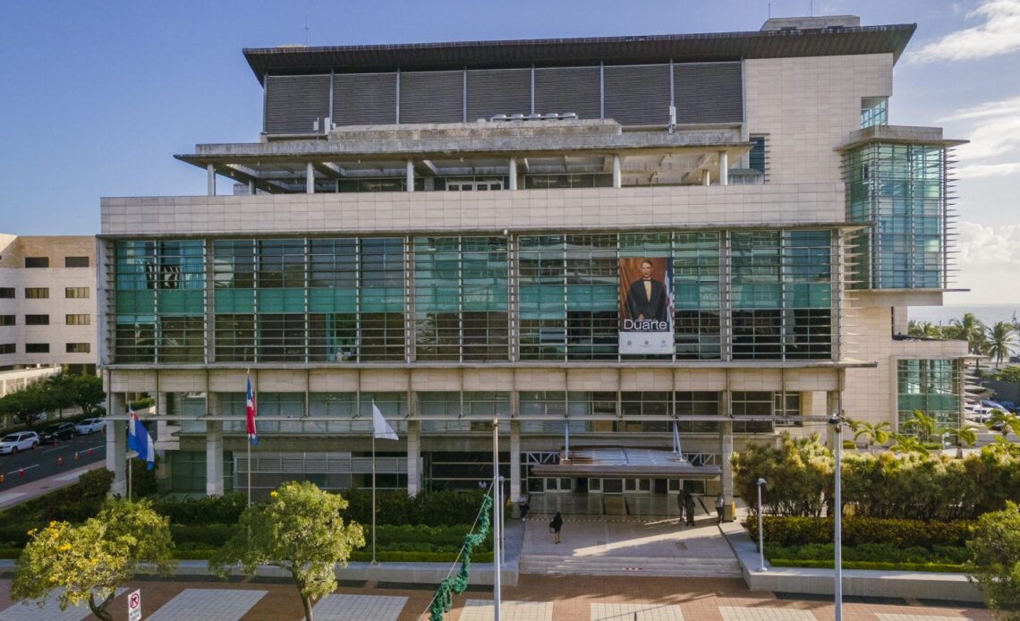 MP pide hasta 10 años de cárcel para red que borró antecedentes a sicarios y narcos