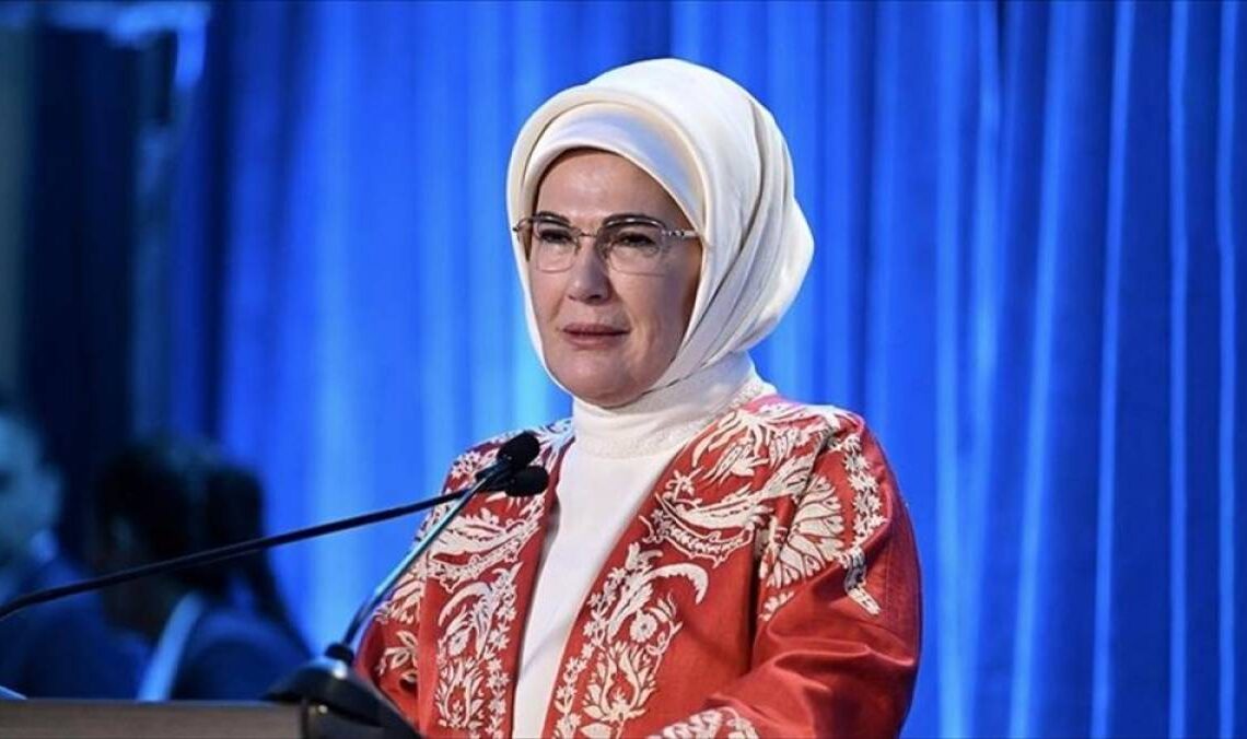 Primera dama de Turquía pide a Melania Trump interceder por los niños de Gaza