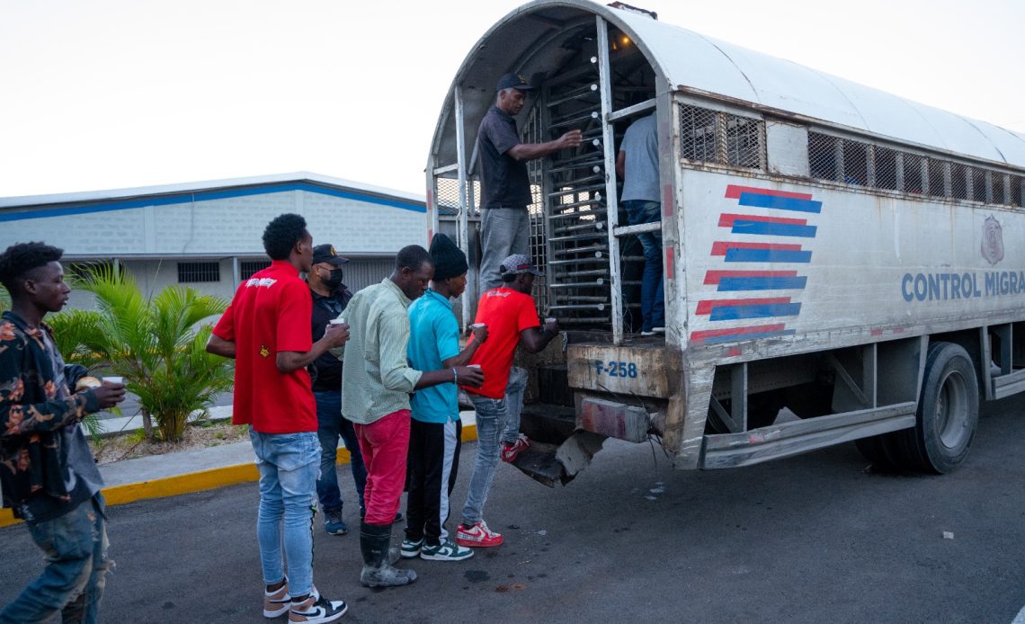 RD promedia deportaciones de 30 mil haitianos por mes; van 215,000 en el 2025