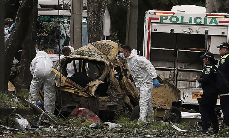 COLOMBIA: Ataques dejan 20 muertos y más de 80 heridos