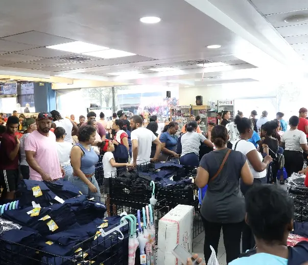 Alza en uniformes provoca corre corre previo año escolar
