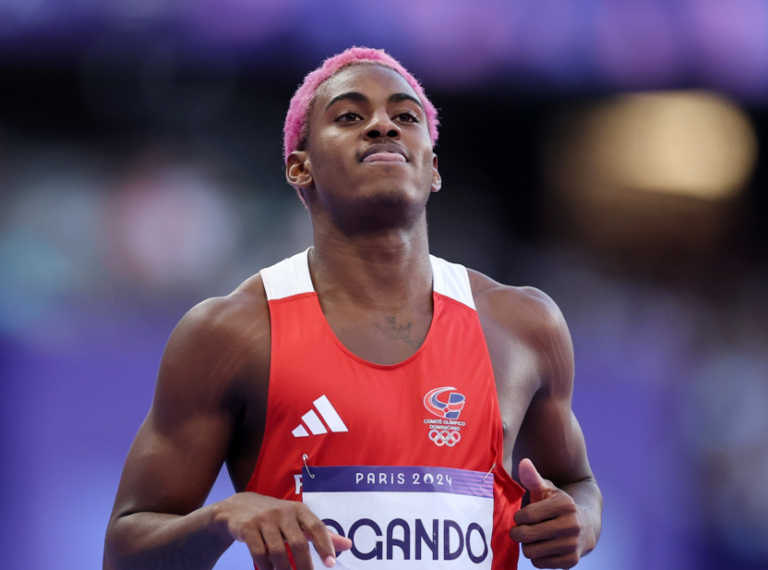 Alexander Ogando clasifica a la final de los 200 metros en el Mundial de Atletismo de Japón