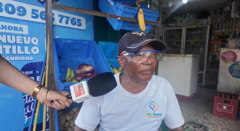 Residentes de Alma Rosa denuncian están al grito por largas tandas de apagones