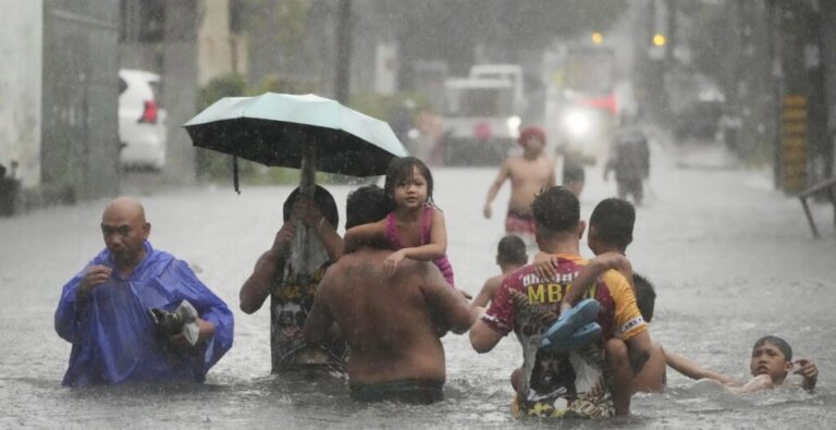Filipinas ordena evacuaciones por el avance del ciclón Bualoi tras un supertifón