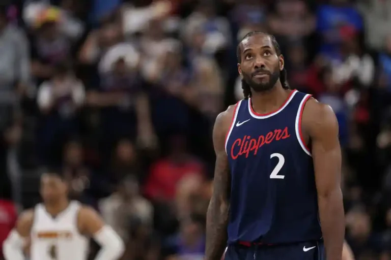 Kawhi Leonard niega haber actuado mal mientras la NBA investiga su acuerdo de patrocinio