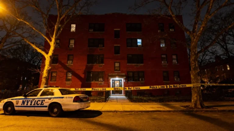 Joven muere tras ser perseguida y atacada en su apartamento en Queens