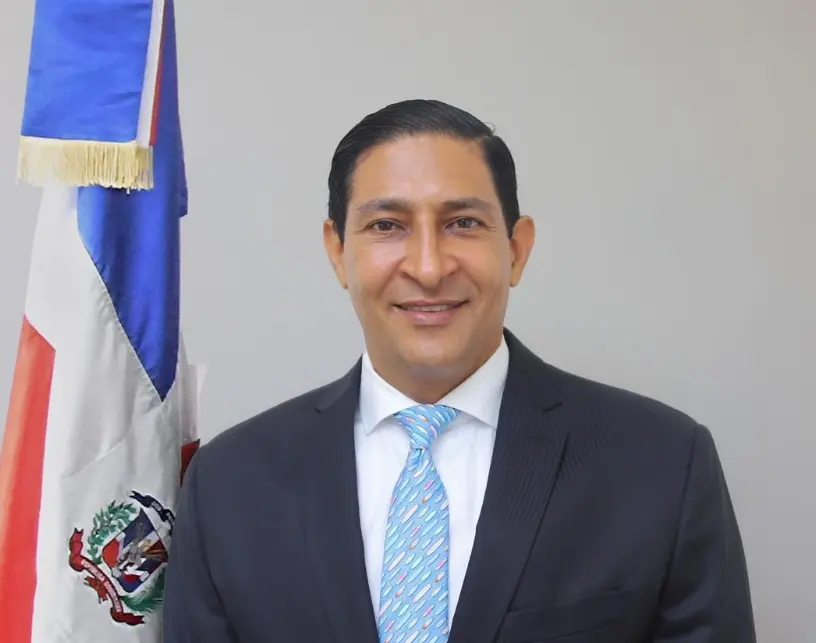 Gatón afirma armas nucleares seguirán; no se invade al que tiene