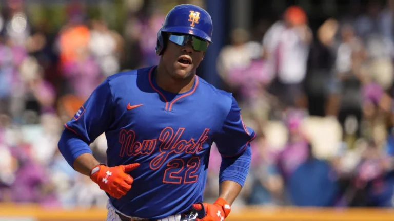 Juan Soto sigue en la cima de bateadores latinos