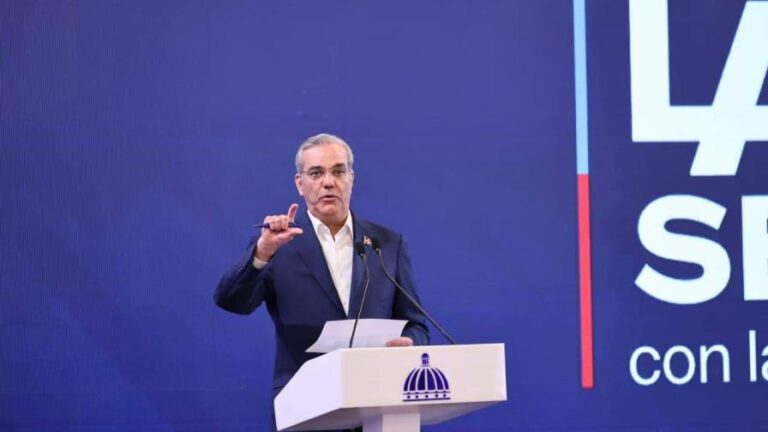 Abinader solicita que se haga una investigación sobre la compra de vehículos en el Gobierno
