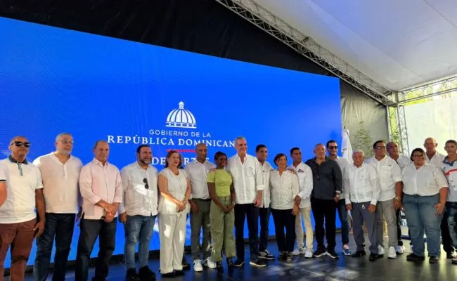 Gobierno RD invertirá $2,000 millones en obras deportivas