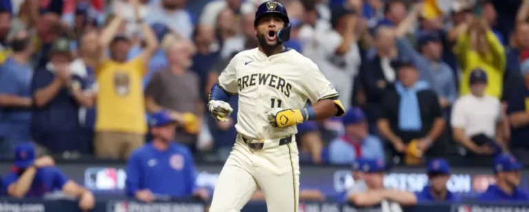 Con jonrones de Andrew Vaughn, William Contreras y Jackson Chourio, Milwaukee coloca a los Cachorros al borde de la descalificación