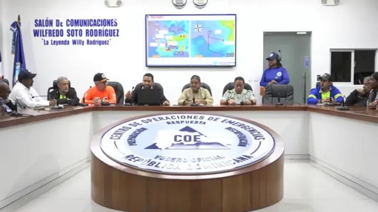 Juan Manuel Méndez critica "teteos" en plena lluvia de Melissa y llama a la responsabilidad ciudadana