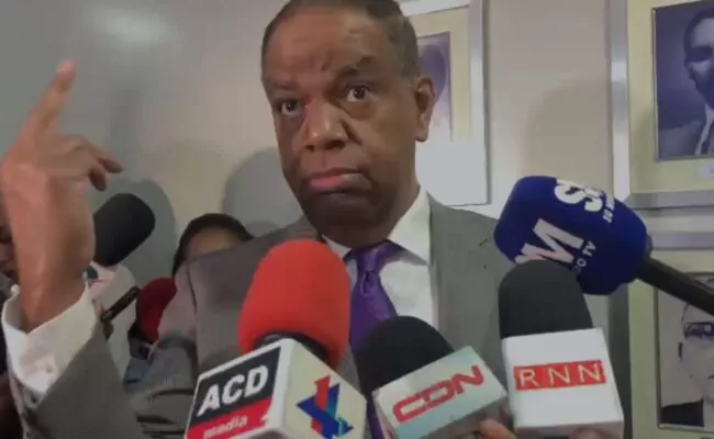 Legisladores de la oposición acusan al presidente Abinader de mentir en torno al uso de la deuda publica