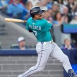 Polanco y Raleigh lideran a los Marineros en victoria sobre Azulejos en el Juego 1 de la SCL