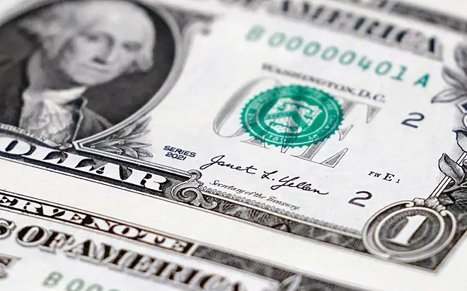El dólar subió 17 centavos; este lunes era vendido a RD$62.97