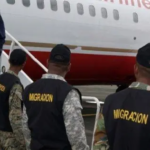 Más de 900 dominicanos han sido deportados en el gobierno de Trump por drogas, asaltos, violencia y armas