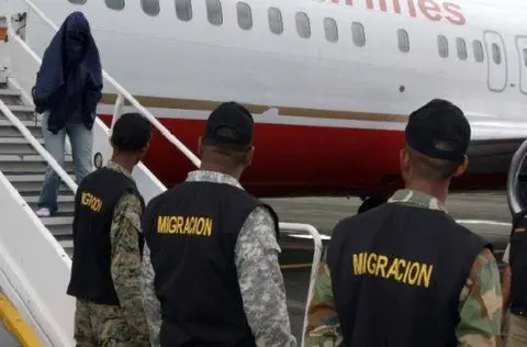 Más de 900 dominicanos han sido deportados en el gobierno de Trump por drogas, asaltos, violencia y armas