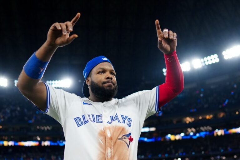 Vladimir Guerrero Jr. hace historia con su jonrón en el Juego 6 de la Serie de Campeonato de la Liga Americana