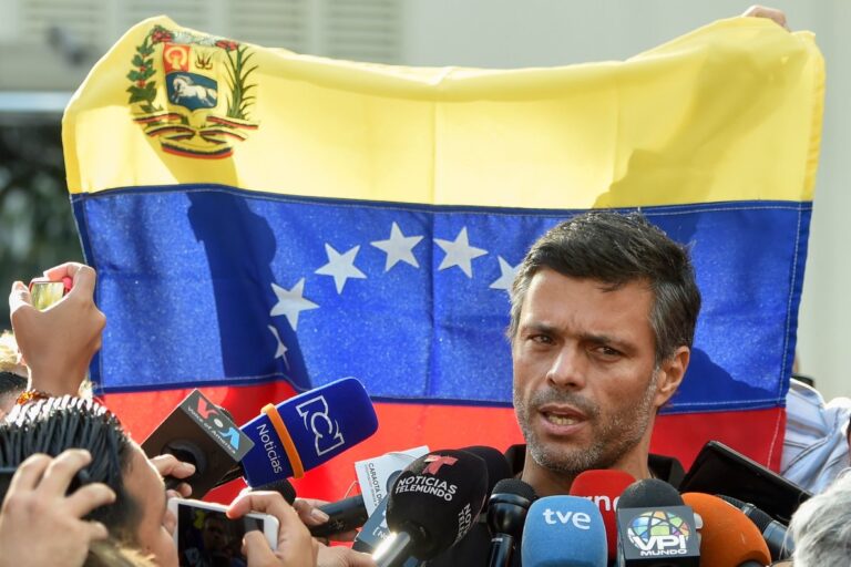VENEZUELA: Opositor apoya intervención militar de EEUU
