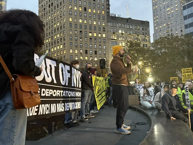 'Fuera de aquí': neoyorquinos protestan contra redadas migratorias de ICE