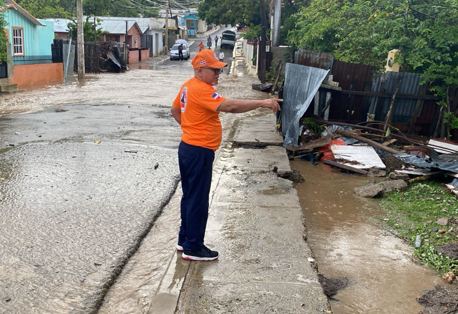 Lluvias provocan desplazamientos, deslizamientos y calles anegadas en varias provincias del país