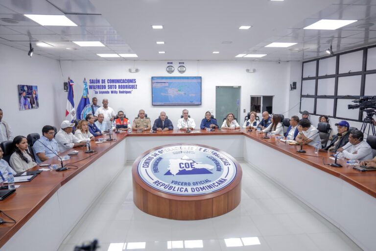 Presidente Abinader convoca reunión urgente ante amenaza de la tormenta tropical Melissa