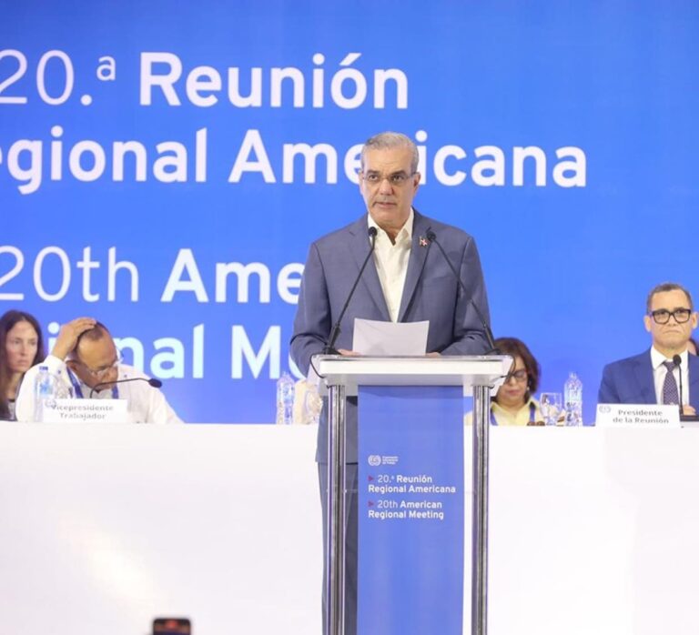 Presidente aboga por trabajo digno y reducción pobreza