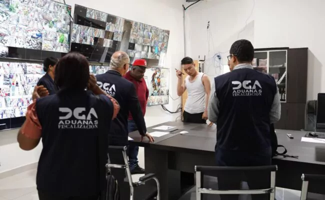 Aduanas interviene Chinese Mall Azua y Deseo Mall por subvaluación, evasión fiscal e irregularidades en facturas de compras locales sin reflejo del ITBIS