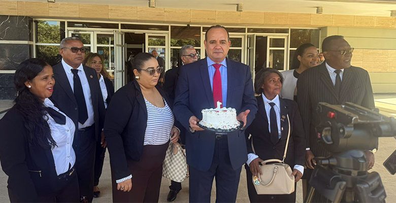 Convergencia contra el Robo de Seguridad Social celebra “cumpleaños” de desfalco ARS Senasa en total impunidad