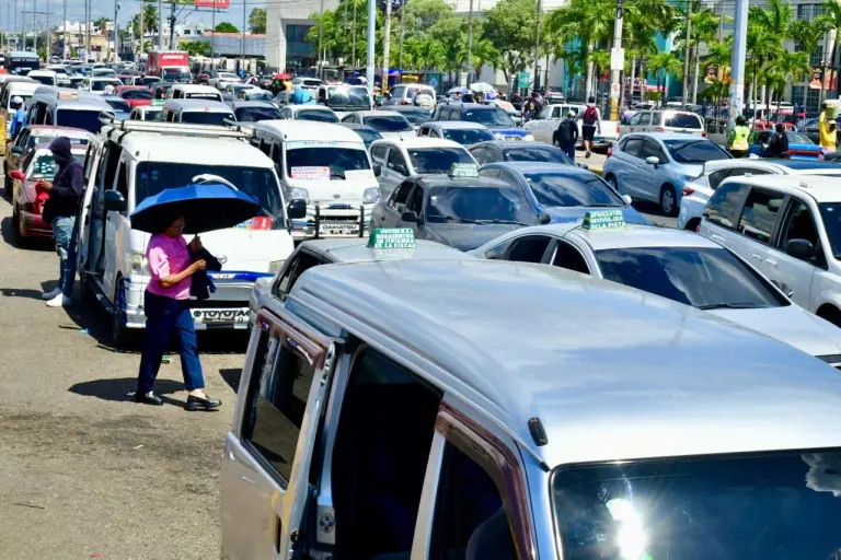 Caos municipal en SDE: el desorden impera por falta de políticas efectivas