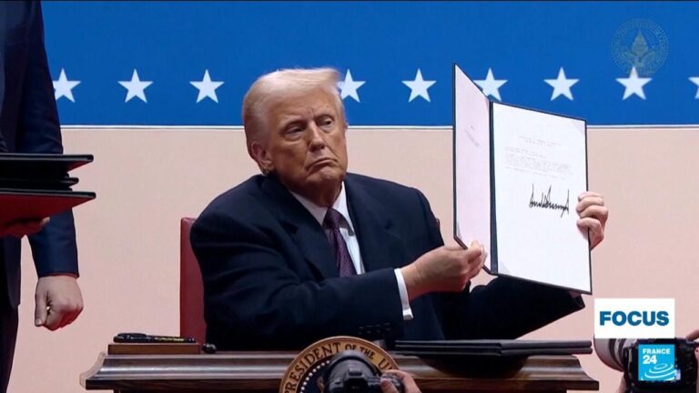 Trump afirma que los días de Maduro están contados, pero descarta intervención militar