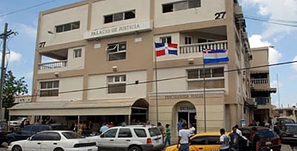 Encarcelan un hombre acusado asesinar a su madre y hermano