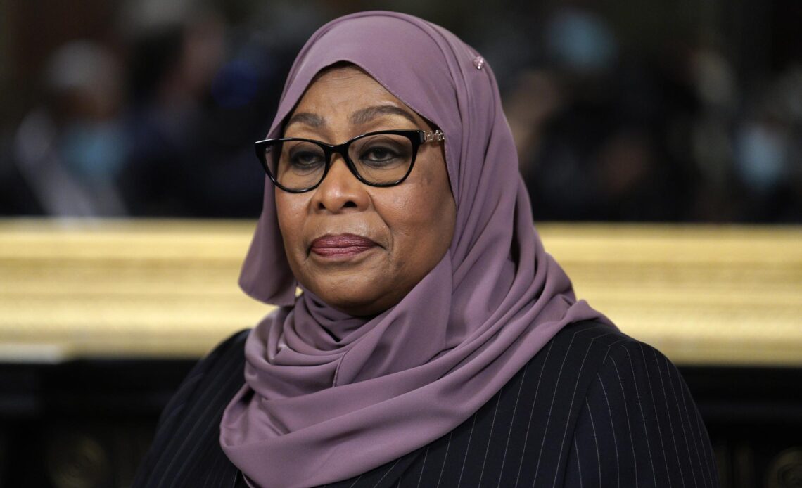 La presidenta tanzana jura el cargo tras unos polémicos comicios con al menos 150 muertos