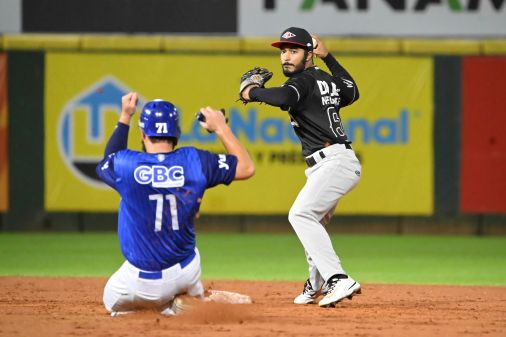 Canario da 2 H4s paliza Leones al Licey; Aguilas y Toros ganan