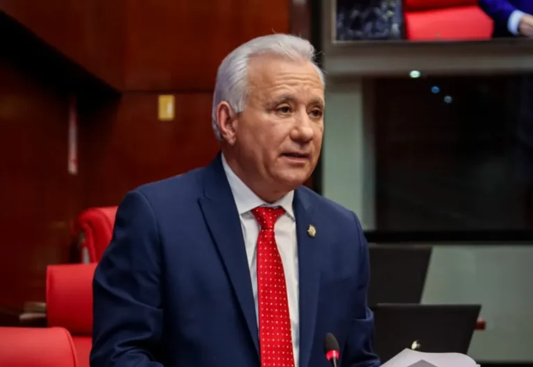 Senador perremeísta pide aplicar la Ley de Extinción de Dominio en caso Senasa