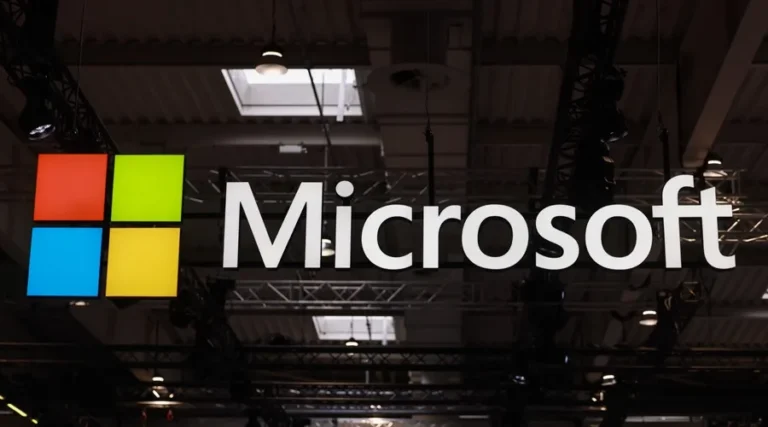 Microsoft presenta Maia 200 como competencia de los chips de IA de Google y Amazon