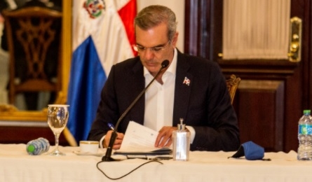 Abinader sustituye la OPRET y fortalece funciones de la ETED