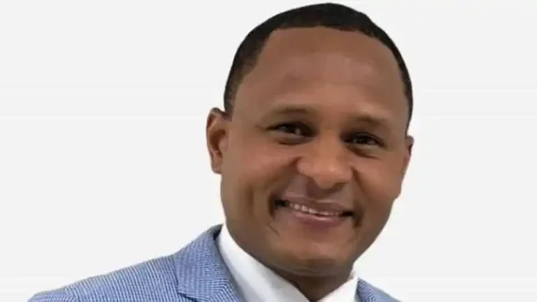 Tras recibir diez puñaladas, pastor pide orar por su agresor, un menor de edad