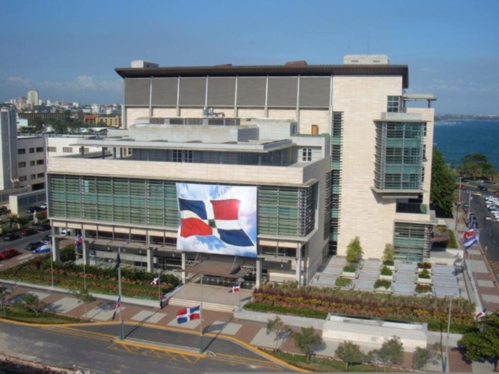 Organizaciones protestan ante la Suprema Corte por retrasos en casos de corrupción