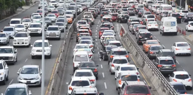 Más de 360 mil vehículos siguen sin renovar marbete; restan menos de 24 horas para vencer el plazo