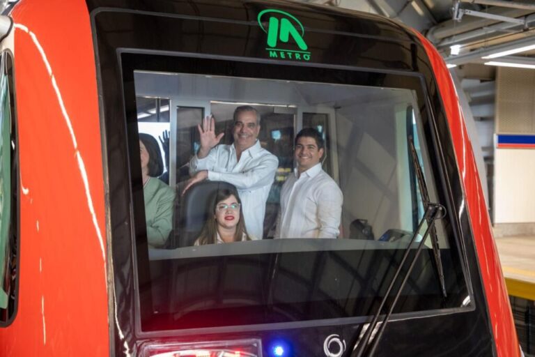 Los Alcarrizos se integra al Metro: Luis Abinader pone en marcha la línea 2C